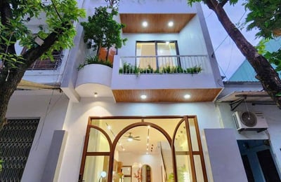 Miete eines 3-stöckigen Hauses in Strandnähe im Stadtteil Hoa Minh, Da Nang, Vietnam